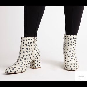 Snow leopard boot, stylish size 9 ELOQUII, lightly worn